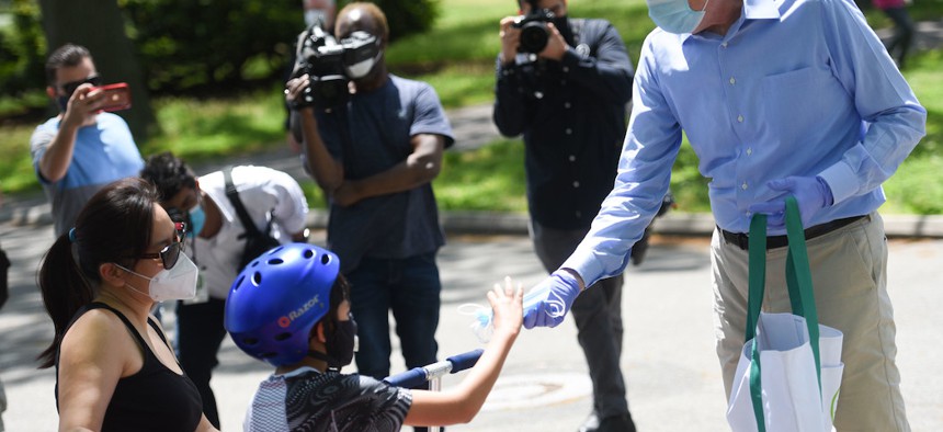 Mayor de Blasio handing out face masks in Flushing Meadows Corona Park on May 16, 2020.