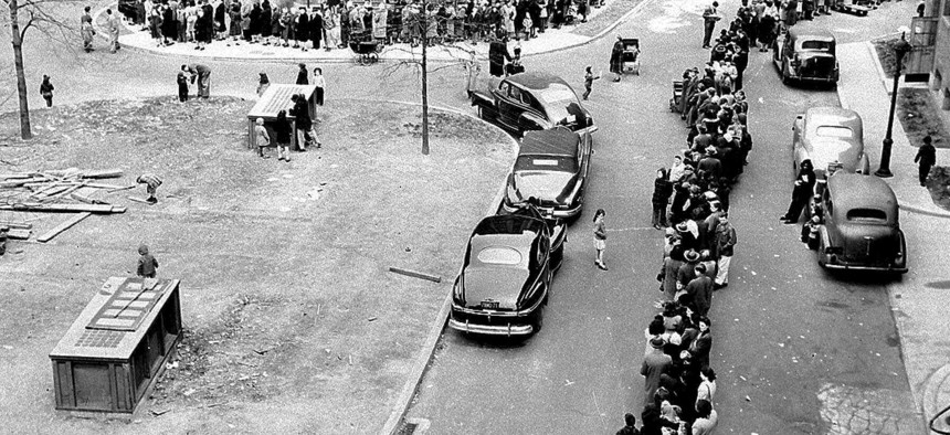 Line at Morrisania Hospital in the Bronx in 1947 for the smallpox vaccine.