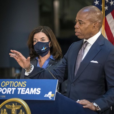 Hochul and Adams take tag-team approach to subway homelessness - Vimarsana News