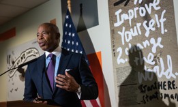  New York City Mayor Eric Adams is lifting the school mask mandate.