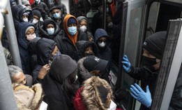 Crowds in NYC scrambling for a free COVID-19 test during the Omicron surge.