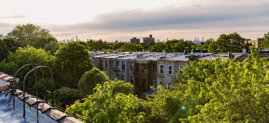 As Earth Day approaches, environmental groups working to plant 1 million trees in New York City in the next decade are enlisting neighborhood homeowners. 