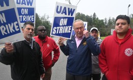 Chuck Schumer joined striking UAW workers outside a Stellantis parts distribution center in Rockland County.