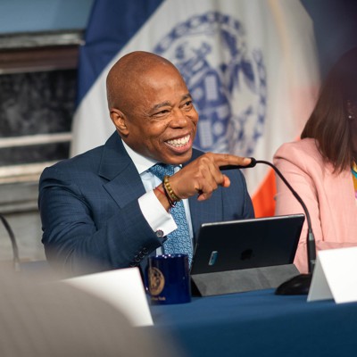 Bipartisan legislation would grant civilian federal employees up to 12 weeks of paid family and medical leave per year