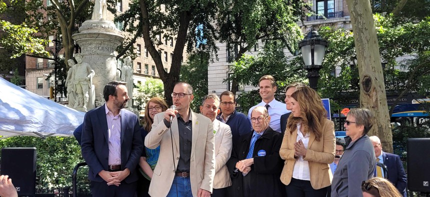 Manhattan Borough President Mark Levine speaks to a crowd about the importance of the Equal Rights Amendment on Sept. 8, 2024.