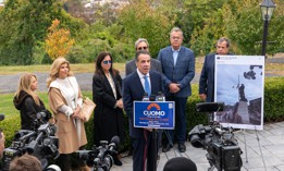 Mayoral candidate Andrew Cuomo made a stop on Staten Island Wednesday, standing with Italian Americans to criticize Mamdani’s views on Christopher Columbus.