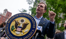 Rep. Dan Goldman and several other members of Congress are supporting two parole reform bills in the state Legislature.