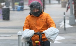 Gig workers, like those who deliver food, are under algorithmic pressures, a new report finds.