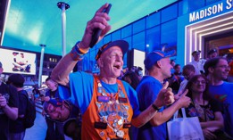 The Knickerbockers’ blue and orange goes back to the city’s Dutch days.