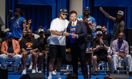 Knicks star Jalen Brunson and New York City Mayor Zohran Mamdani celebrate the team’s championship. 