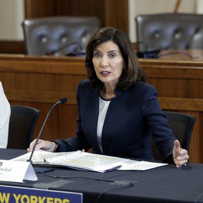 New poll shows race for governor tightening